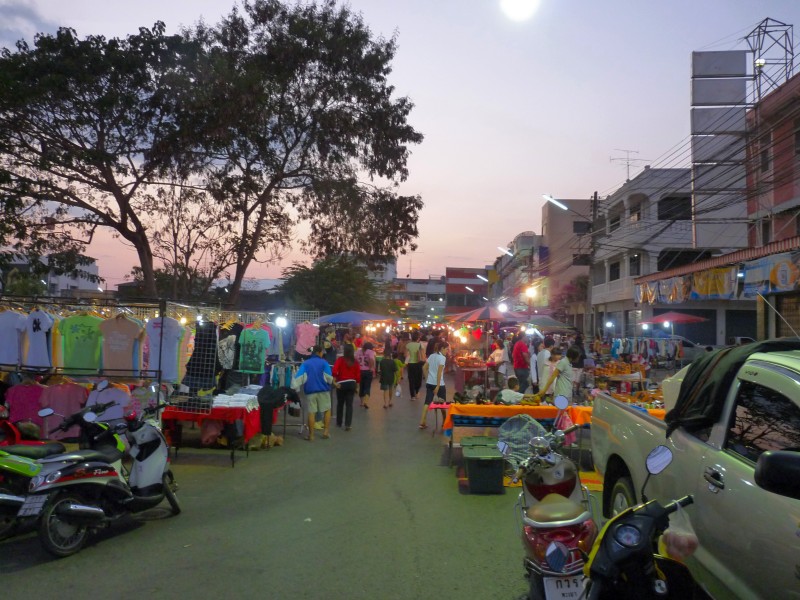 phayao-sunday-night-market-1
