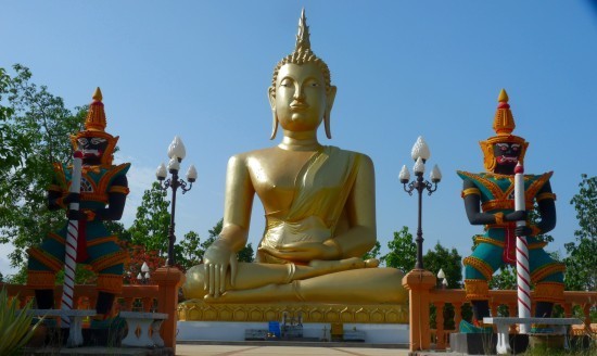 Buddha overlooking Mae Sariang provides a good vantage point.
